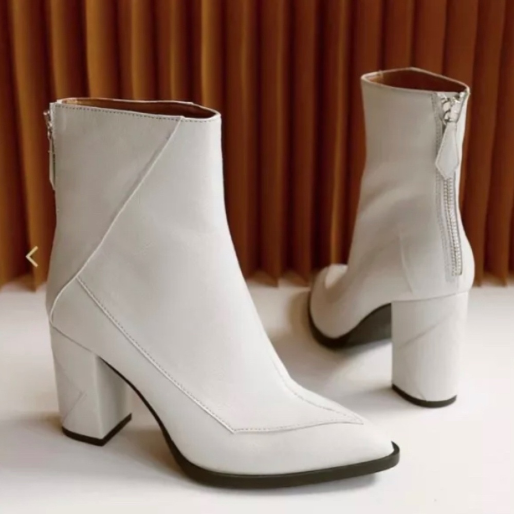 SYLVEN New York Almasi Apple Leather White Boots $425 size 9